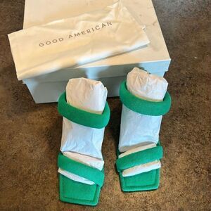 NWT Size 10 Good American Green Terry Cloth Heels